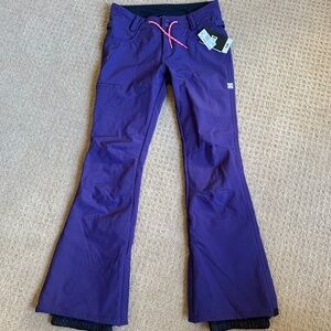 Womens DC Snow pants, Purple Size Medium